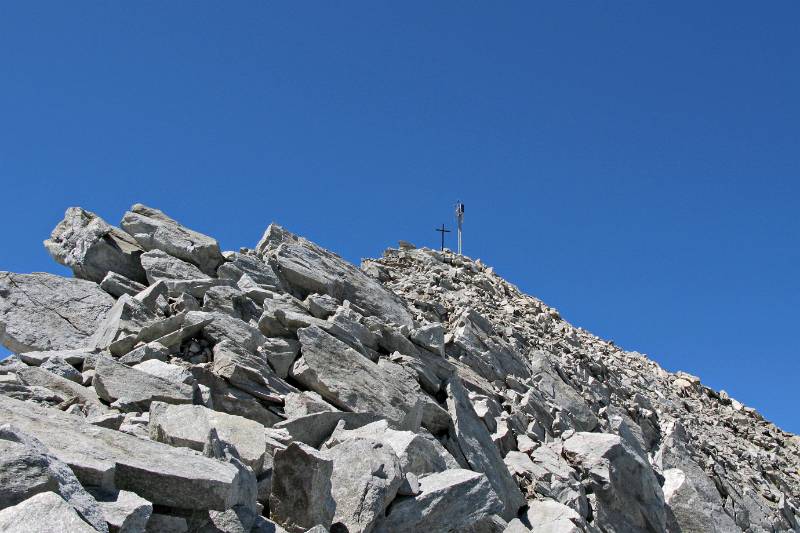 Pizzo Lucendro ist schon nich sehr weit