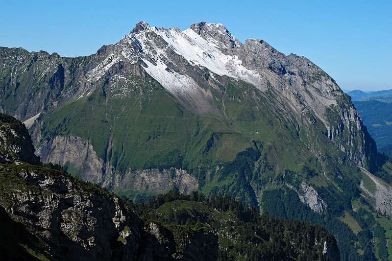 Fluebrig auf der anderen Seite des Sees