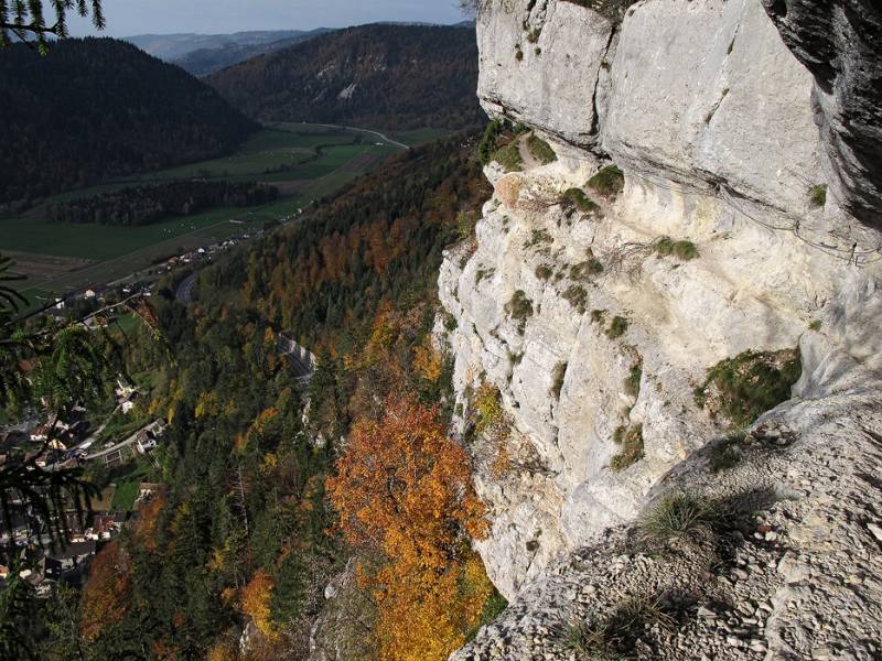 Blick entlang dem Val de Travers