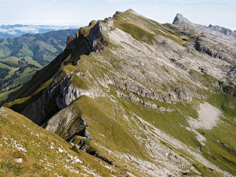 Der Grat von Schrattenflue. Markanter Zahn hinten ist Hächle