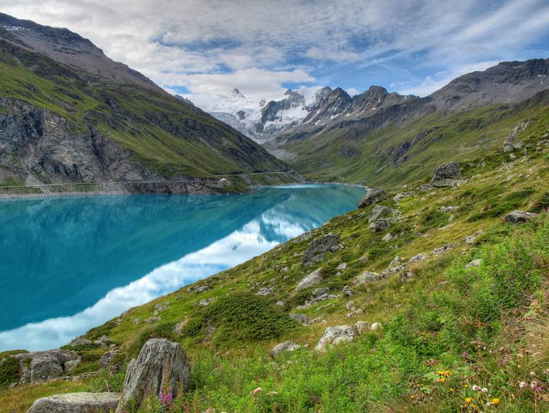 Schöner Lac de Moiry mit dem gleichnamigen Gletscher am Ende