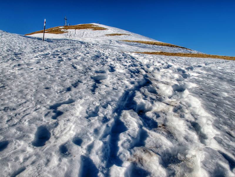 Gipfelhang von Haglere. Auf der ganzen Route Schneeschuhe sind nicht notwendig