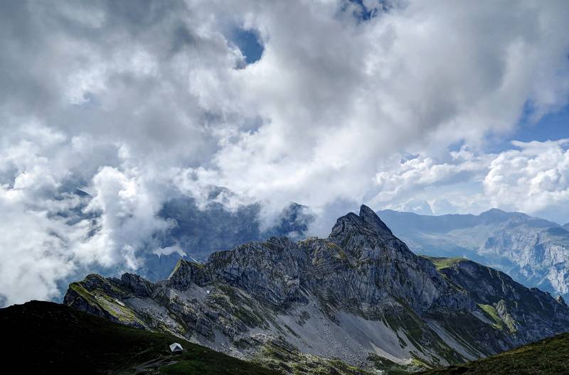 Nünalphorn. Leider ziemlich bewölkt für schöne Berg-Panorama