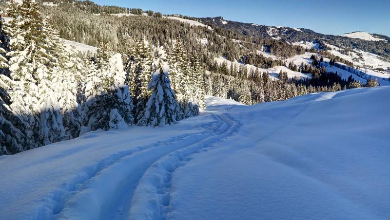 190205-Skitour-Laucherenstoeckli_5699_700_701