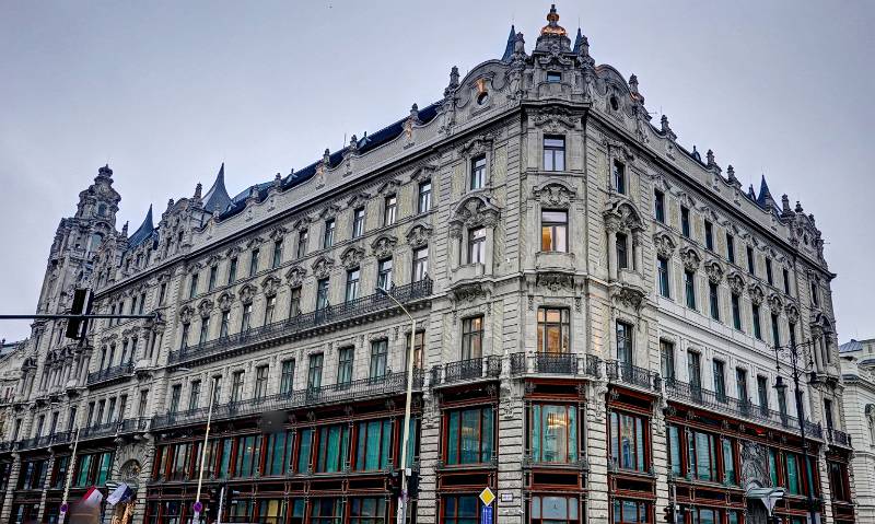 Viele schöne Gebäude in Budapest