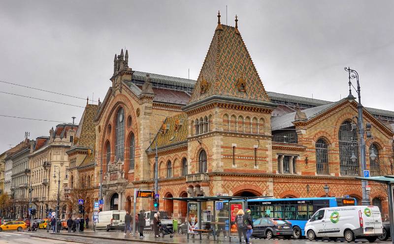 Central Market Hall (Nagycsarnok) - riesiges, schönes Gebäude