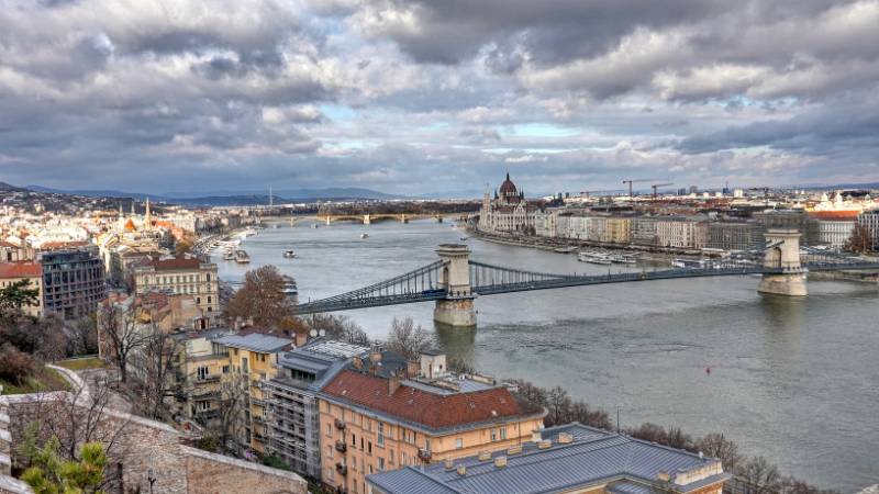 241208-18-reise-nach-budapest-00847_8_9-cr