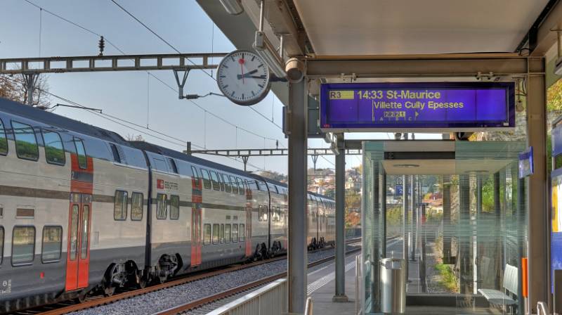 Am Bahnhof in Lutry. Nun zurück mit Bahn nach St. Samphorin