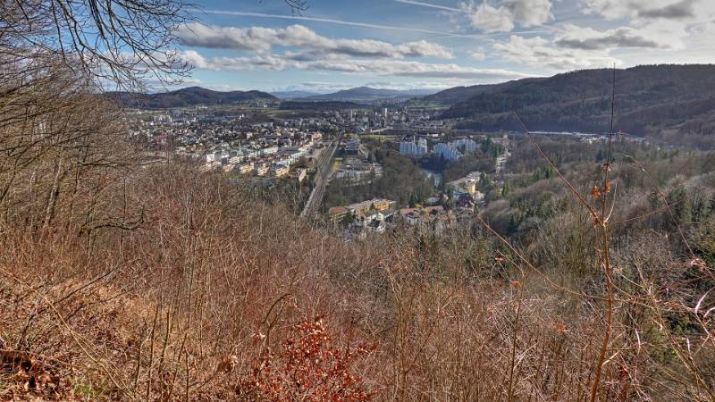 Blick Richtung Wettingen - Neuenhof. Uetliberg ganz in der Mitte auf